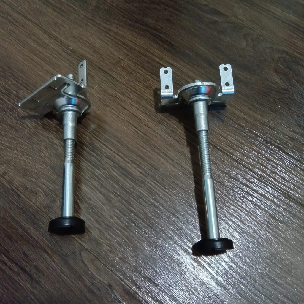 賃貸　壁掛け収納　突っ張り