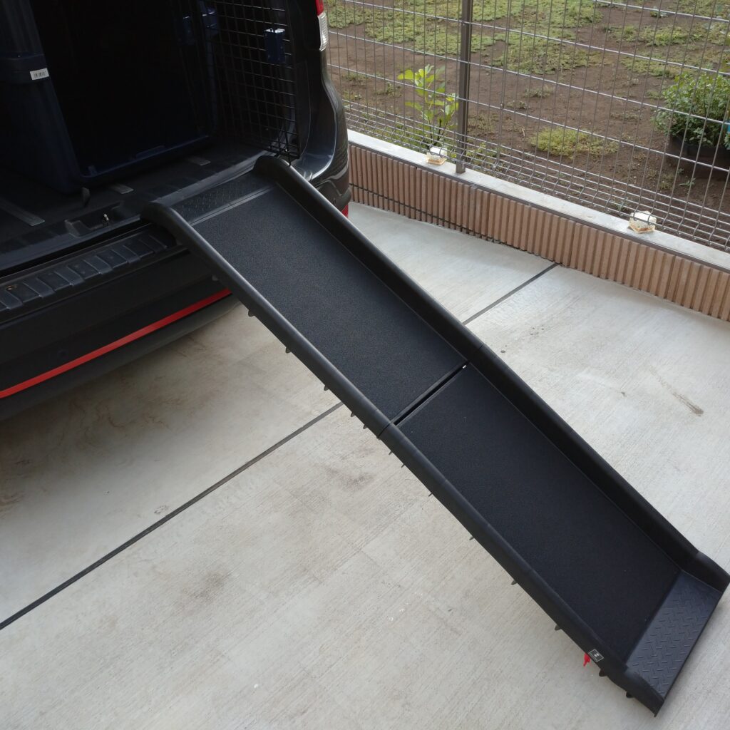 ペット　車　スロープ　折り畳み